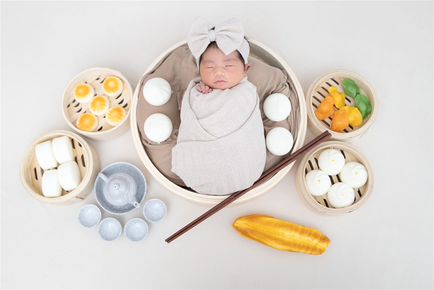 Newborn portrait by studio1935, Singapore