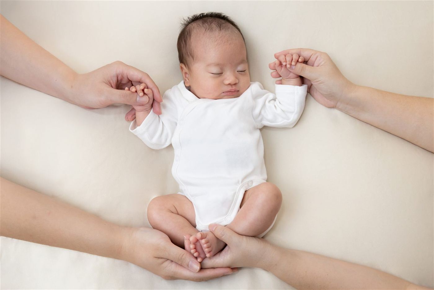 Newborn portrait by studio1935, Singapore