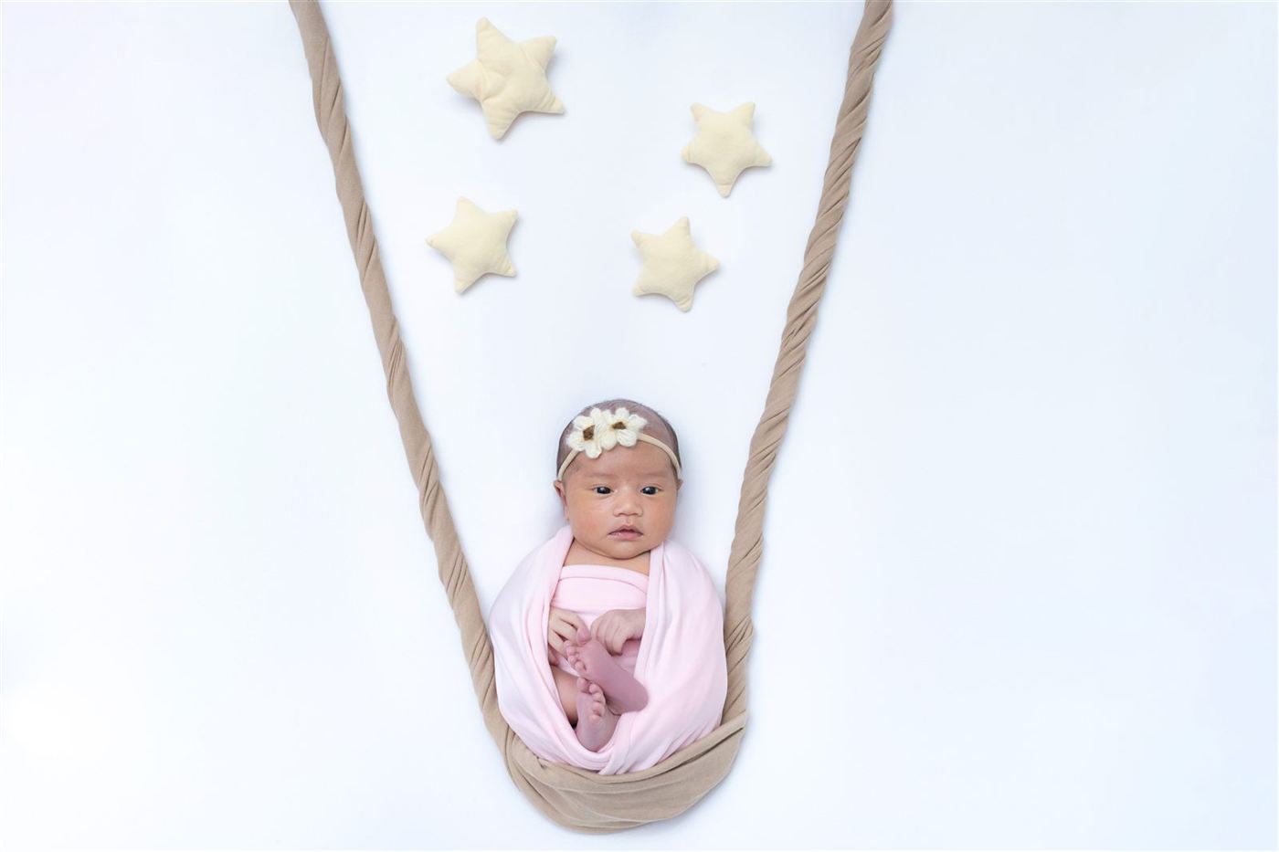 Newborn portrait by studio1935, Singapore