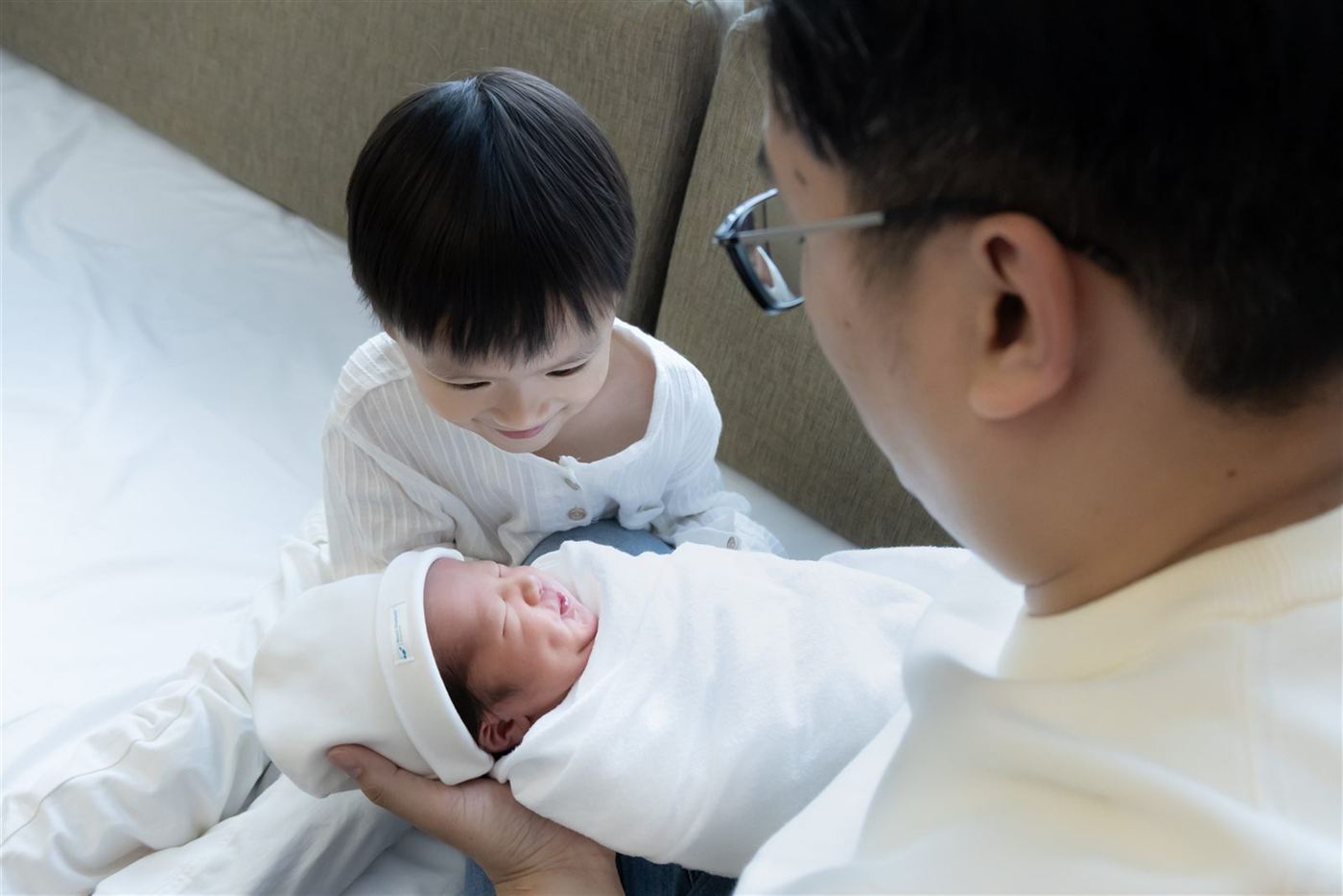 Fresh 48 newborn portrait by studio1935