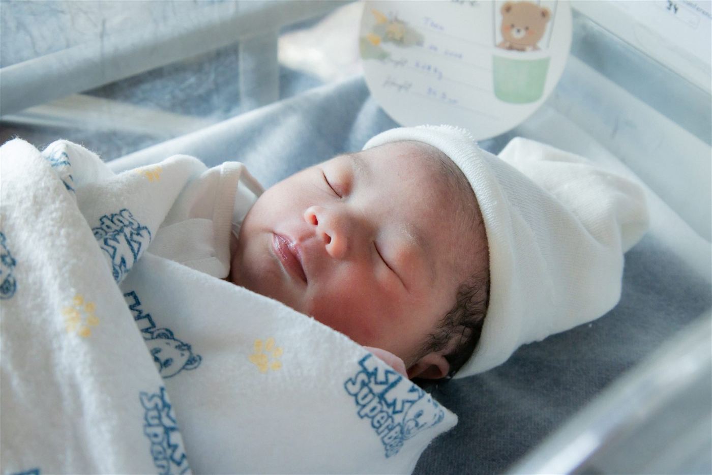 Fresh 48 newborn portrait by studio1935